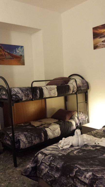 Aloha Rome 2 Hotel Room photo