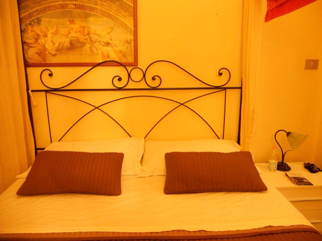 Aloha Rome 2 Hotel Room photo